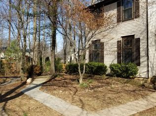 33 Berkeley Ct, Sterling, VA 20165