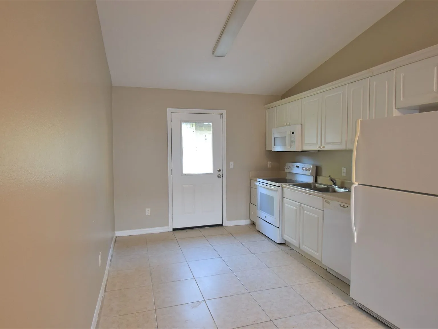 4406 E. Mango Terrace B — Photo 4