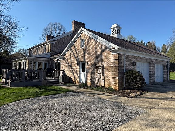 2nd image of 1135 Forsyth Pl