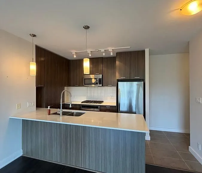 301 Capilano Rd — Photo 4