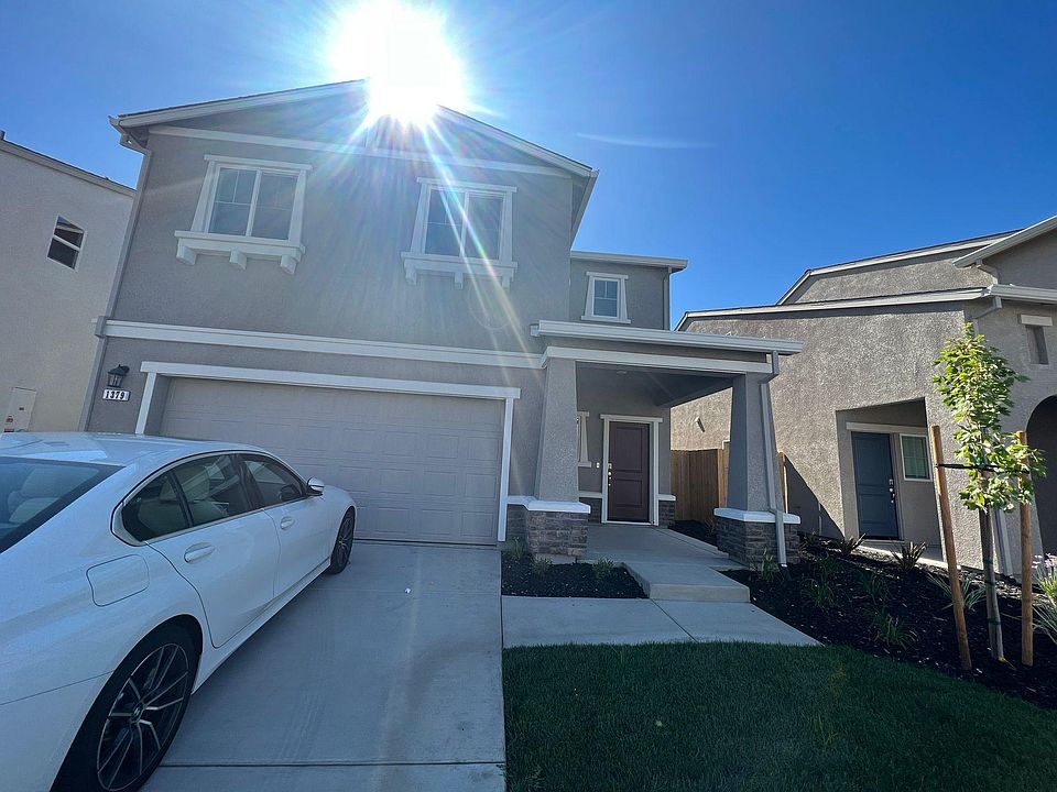 1st image of 1379 Primitivo Ln