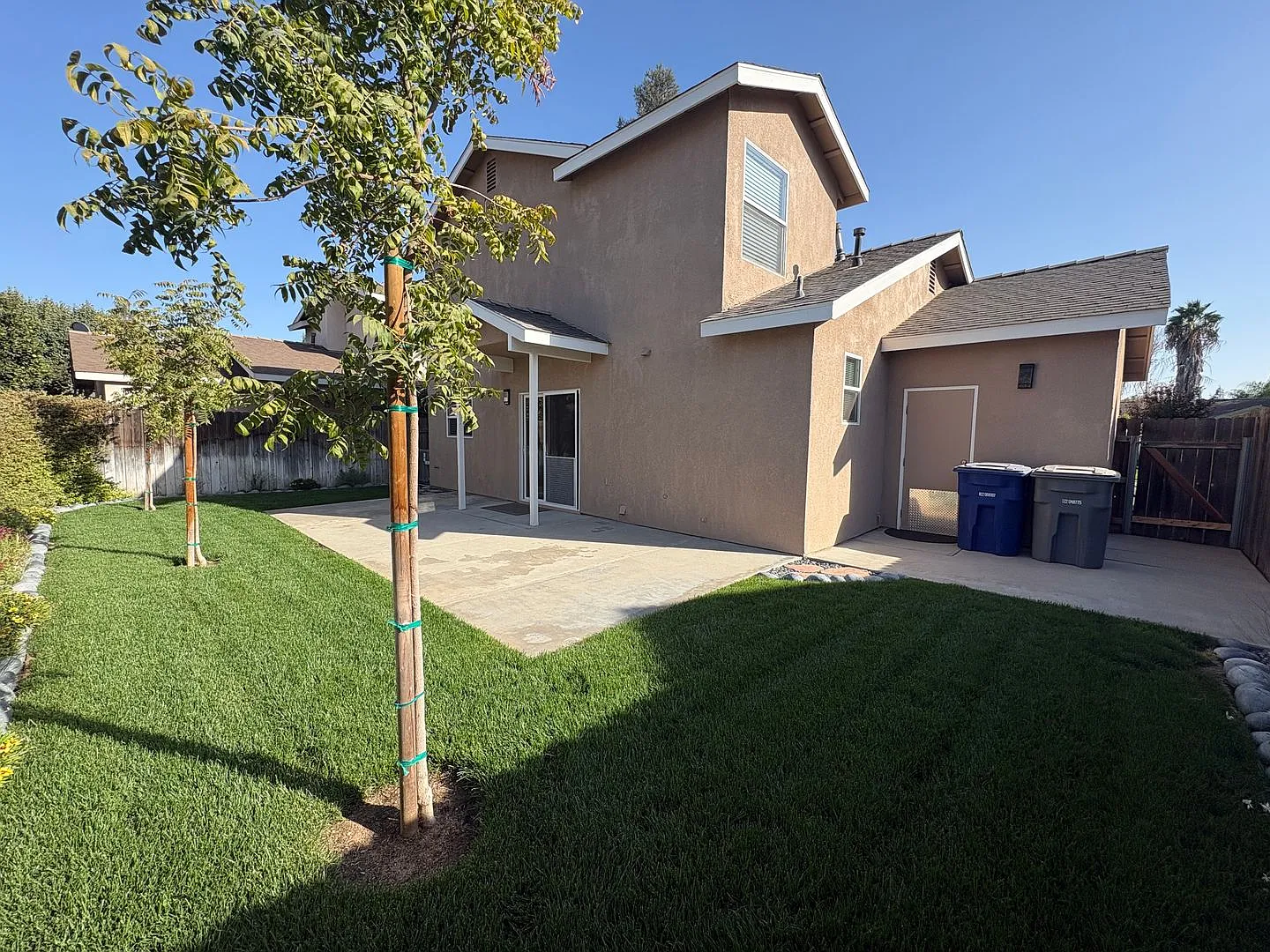 Private Showing Only! 2 Story Home For Rent In Exeter — Photo 4