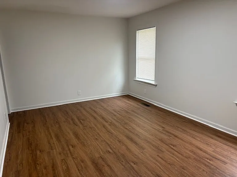 2104 Split Rail Rd — Photo 5