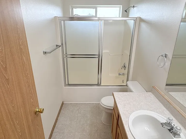 2 bed, 2.5 bath, 1350 sqft, $1,325 — Photo 21