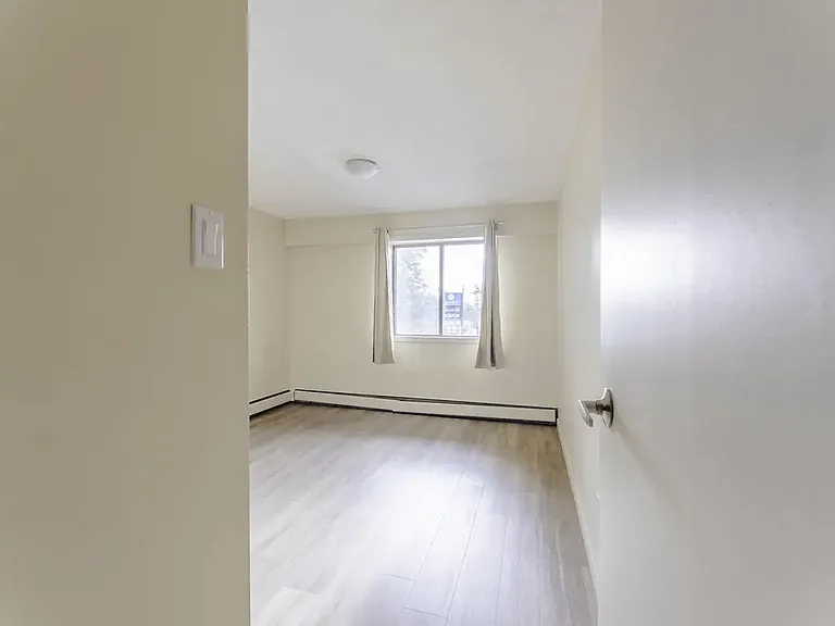 2719 17th Ave SW — Photo 50