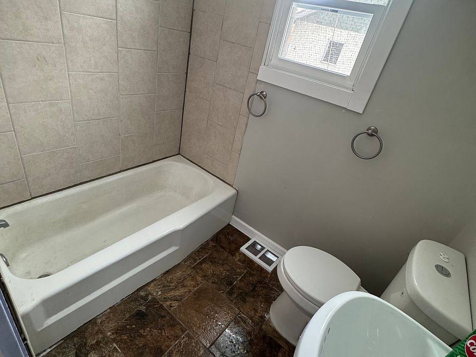 1st image of 125 Blymyer Ave #125.2