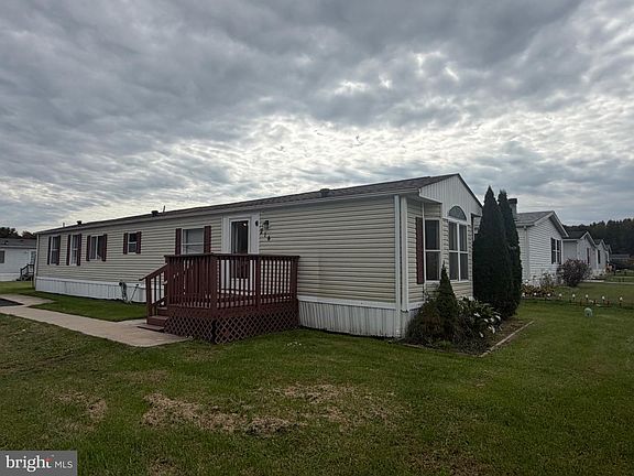 3rd image of 214 Poclain Rd