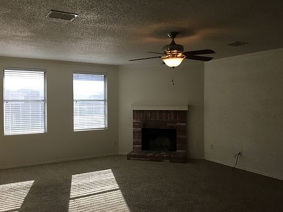 3rd image of 1681 Hickory Creek Ln
