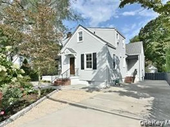 32 Franklin Avenue, Sea Cliff, NY 11579