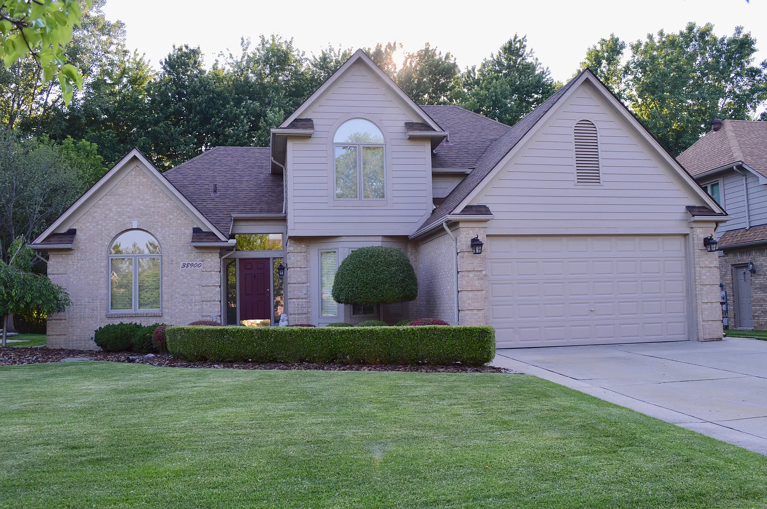 38900 Parkway Cir photo 1