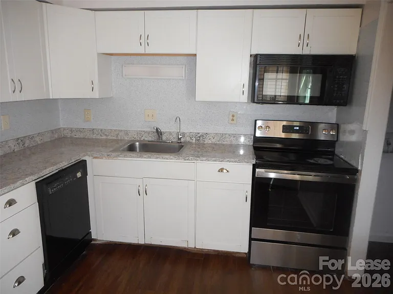 7961 Shady Oak Trl #65 — Photo 6