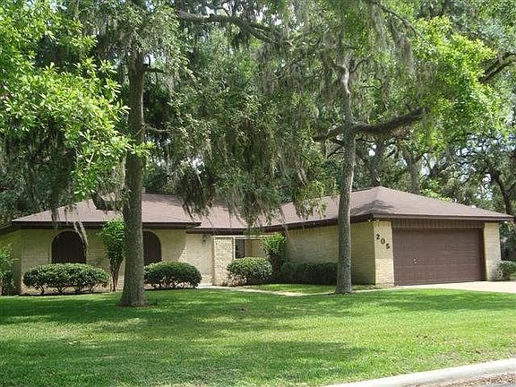 2nd image of 205 Woodhaven Dr
