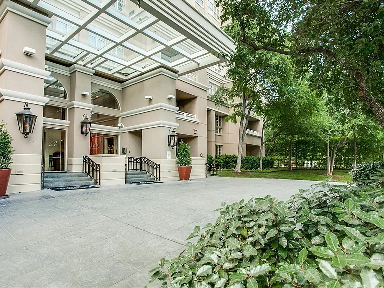 3225 Turtle Creek Blvd #1429 — Photo 2