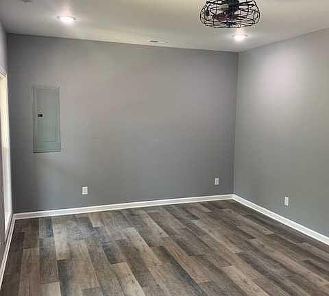 4th image of 1442 S Hancock St