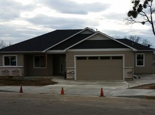 566 Old Waverly Way, Eagle Pt, OR 97524