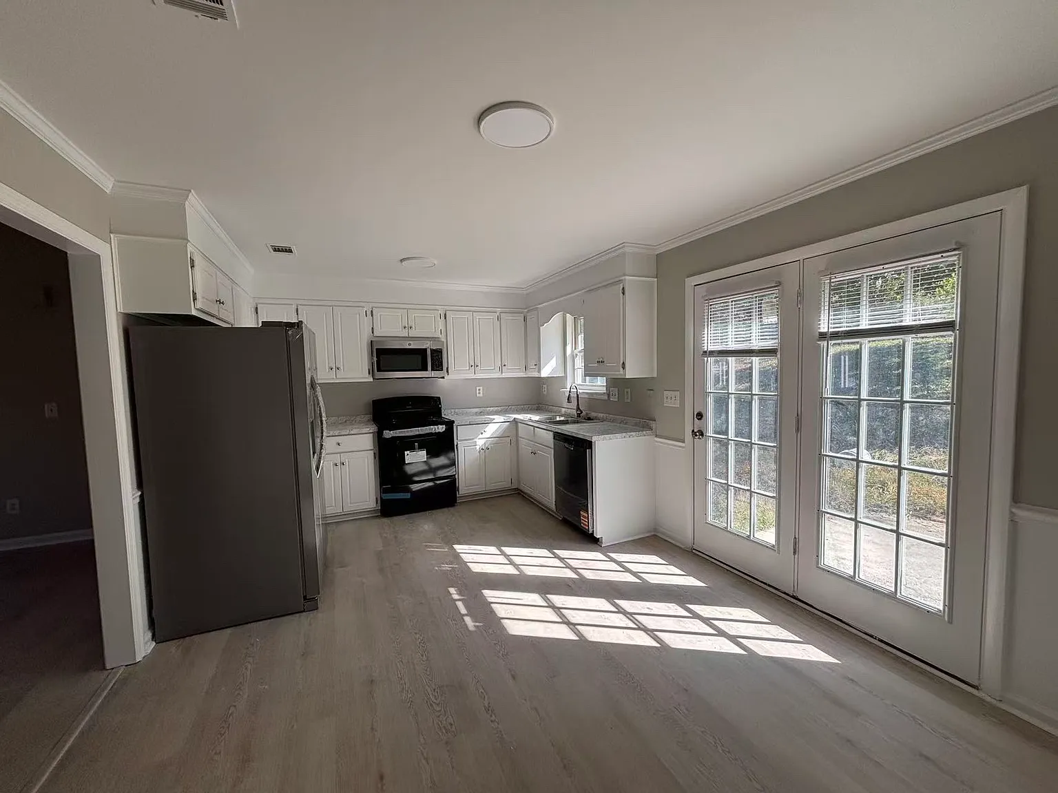 3 bed, 1166 sqft, $1,750 — Photo 3