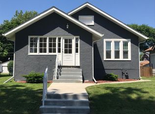 2438 Davenport Ave, Davenport, IA 52803