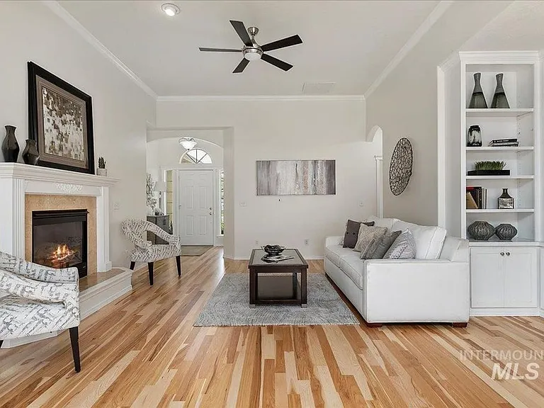 806 S Gray Eagle Way — Photo 3