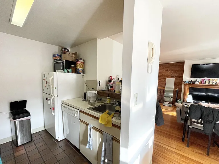 111 Gainsborough St #406 — Photo 4