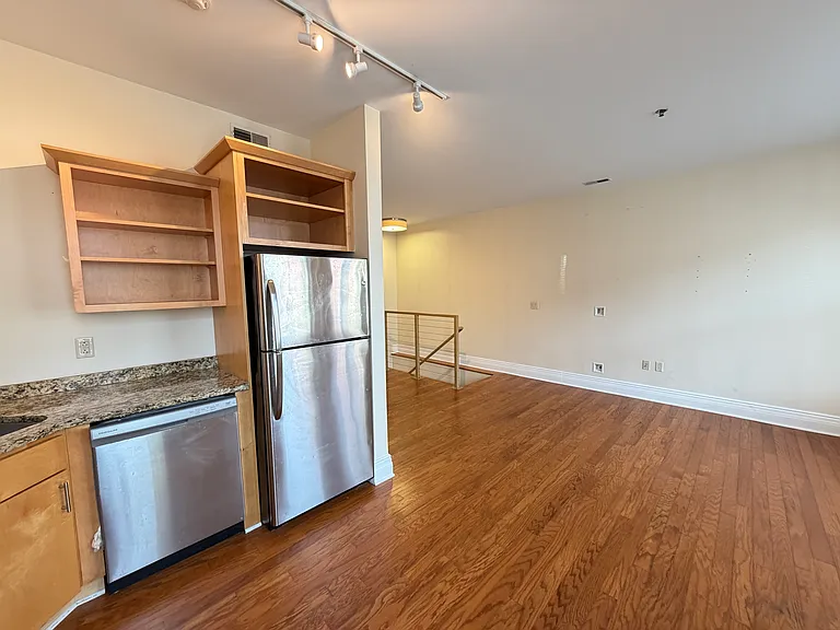 201 W Huron St #B — Photo 8