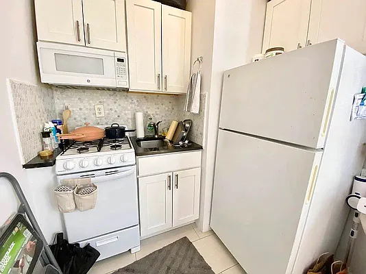 Rented by J PRESTON AND ASSOCIATES INC | media 10