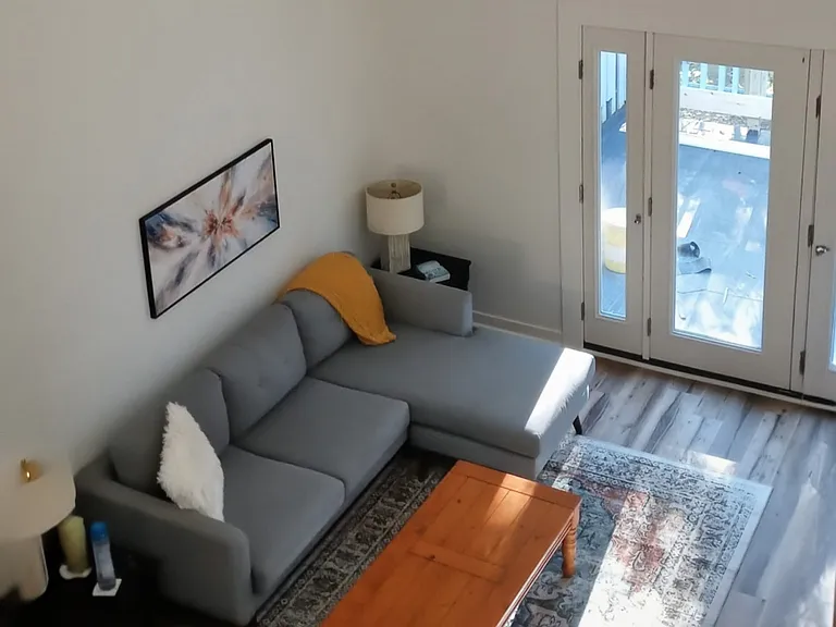 1510 Harbourside Dr — Photo 2