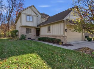 2750 Maple Forest Dr, Wixom, MI