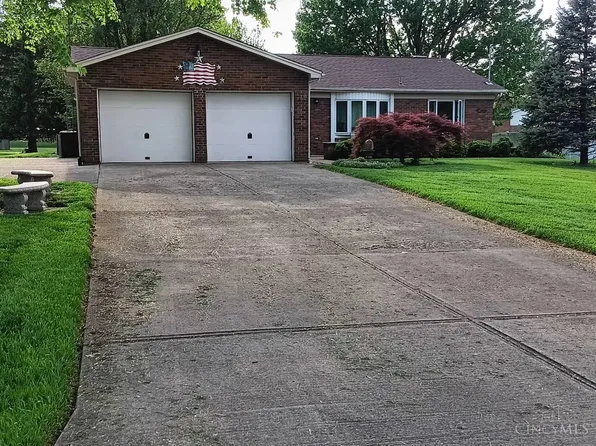 8617 Fireside Ct, West Chester, OH 45069