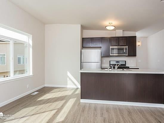 living room/kitchen area