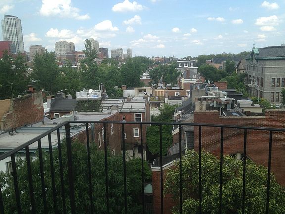 4th image of 1311 Lombard St APT 506