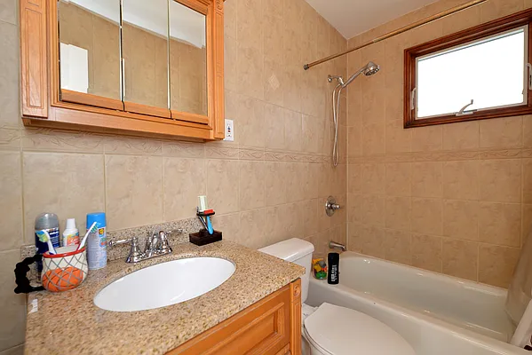 Sold by Amerihomes Realty of NY | media 9