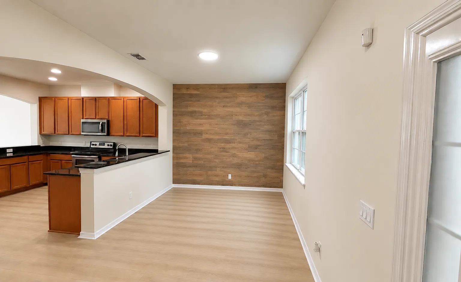 3 bed, 2.5 bath, 1480 sqft, $2,590 — Photo 4
