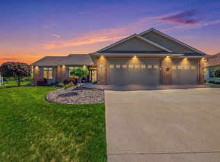1229 Winchester Ave, Fond Du Lac, WI 54935