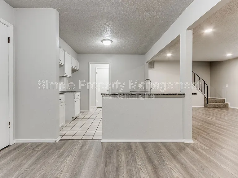 8508 Candlewood Dr — Photo 7