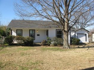 1126 Pine St, Grapevine, TX 76051