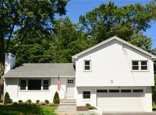 39 Arrowhead Rd, Trumbull, CT 06611