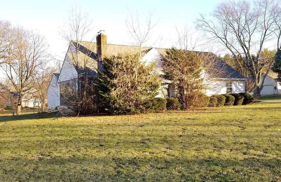2nd image of 4174 Monona Dr