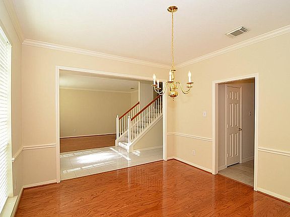 5th image of 11410 Lakewood Cv
