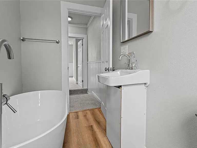 1238 Church Ave — Photo 4
