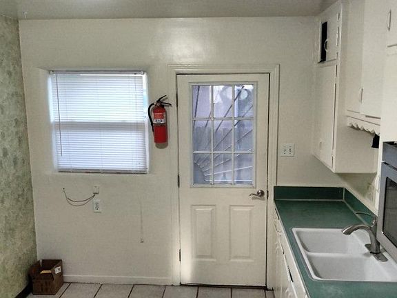 2nd image of 1715 Lead Ave SE #B