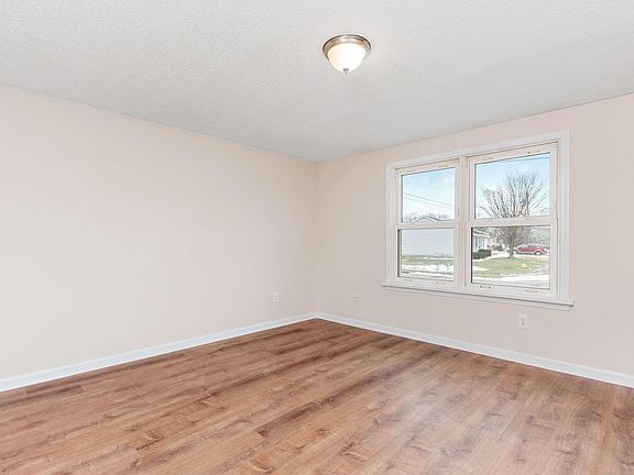 4th image of 155 Meadow Hill Dr