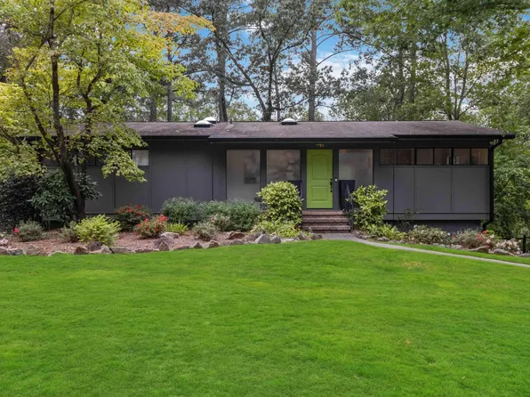 3769 River Ridge Cir, Mountain Brook, AL 35223