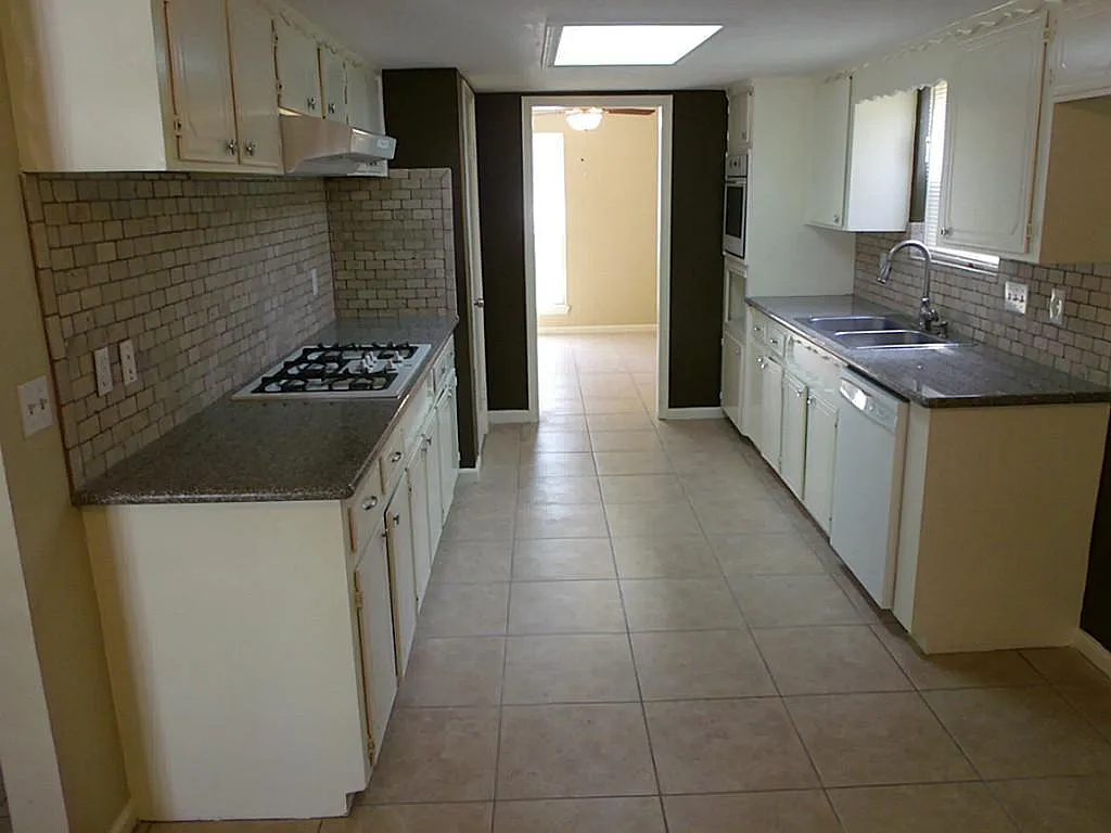 Home Kingwood — Photo 4