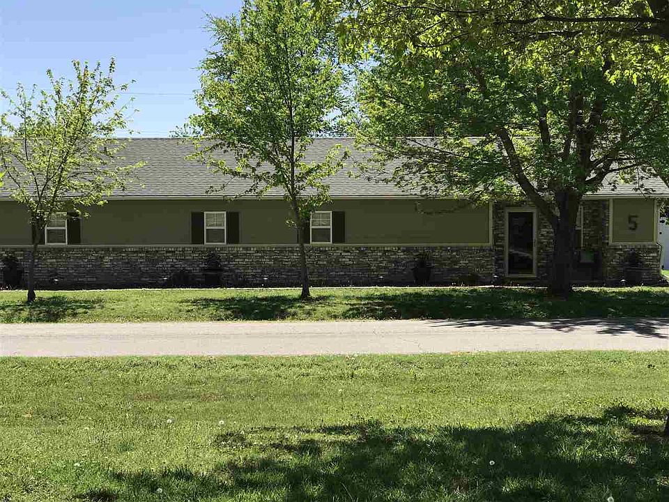 1st image of 5 Lakeview Dr