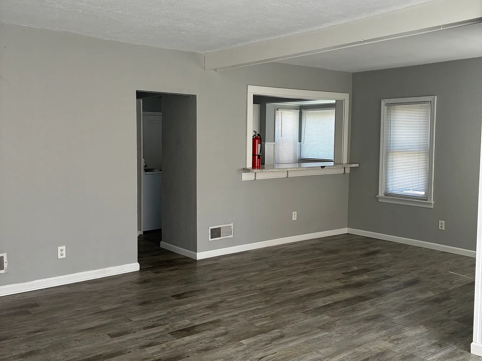 3 bed, 1.5 bath, 1128 sqft, $1,650 — Photo 4