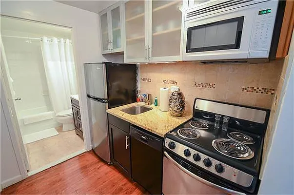 Rented by Global Realty Opportunities | media 11