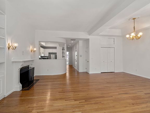 3rd image of 333 Beacon St APT 3