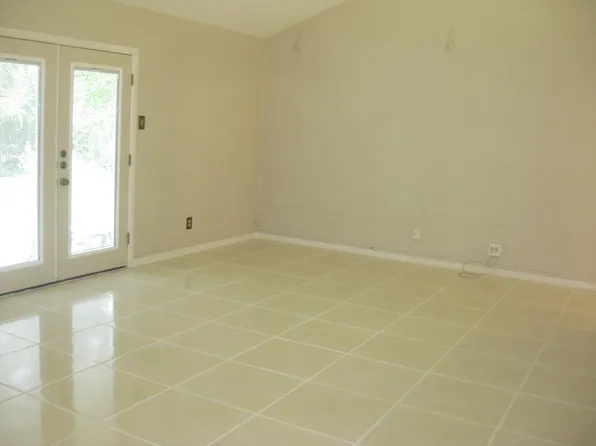 2301 Mimosa Ct, League City, TX 77573