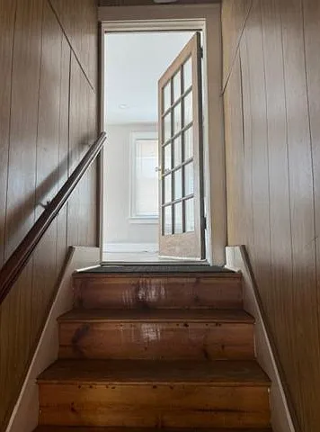 27 Parkview Ave — Photo 1