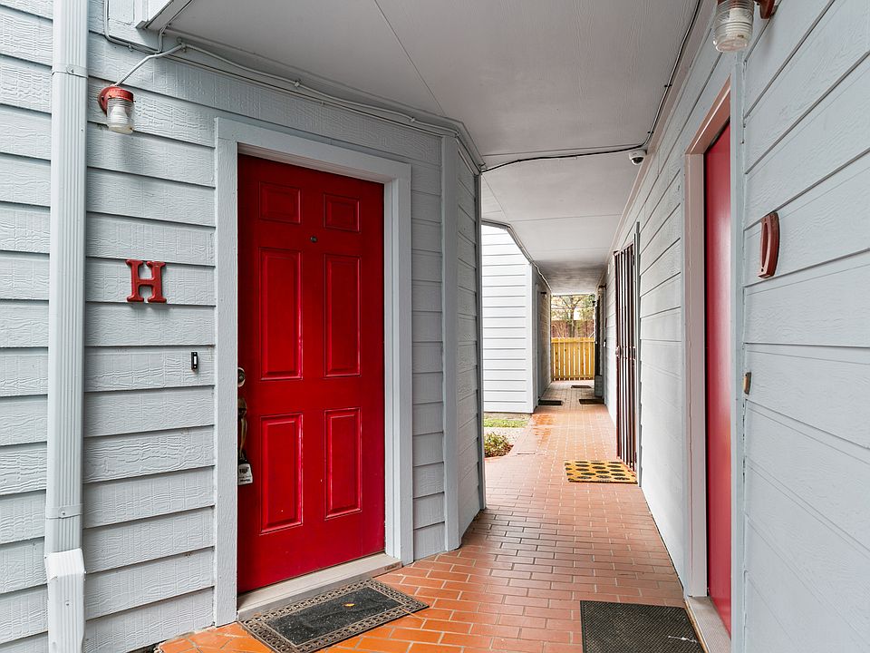 First floor unit-easy access